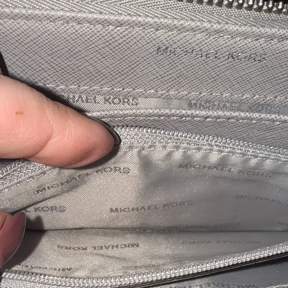 Michael Kors Jet Set Continental Saffiano Leather Wallet/Phone Holder (EUC) - Picture 11 of 14